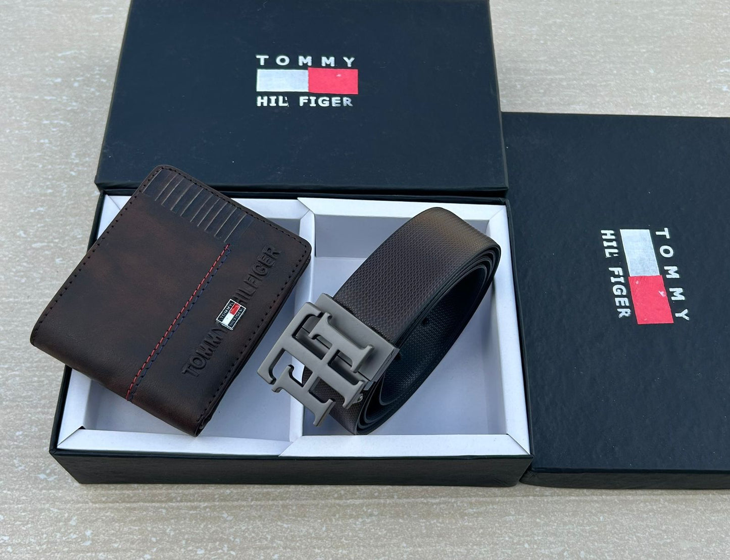 TOMMY HILFIGER BELT AND WALLET BLACK PREMIUM QUALITY COMBO