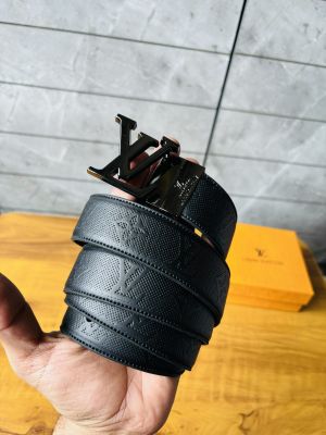LOUIS VUITTO N FULL BLACK PREMIUM QUALITY REVERSIBLE BELT